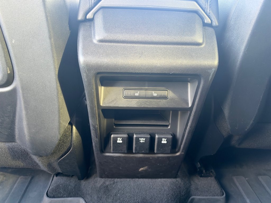 2017 Land Rover Discovery - $9,995