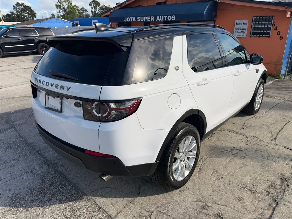 2017 Land Rover Discovery - $9,995