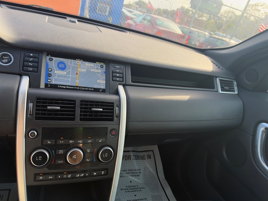 2017 Land Rover Discovery - $9,995