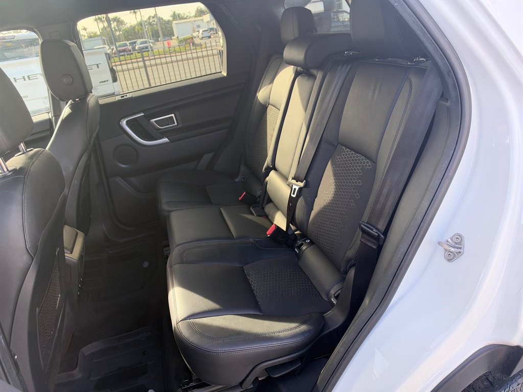 2017 Land Rover Discovery - $9,995