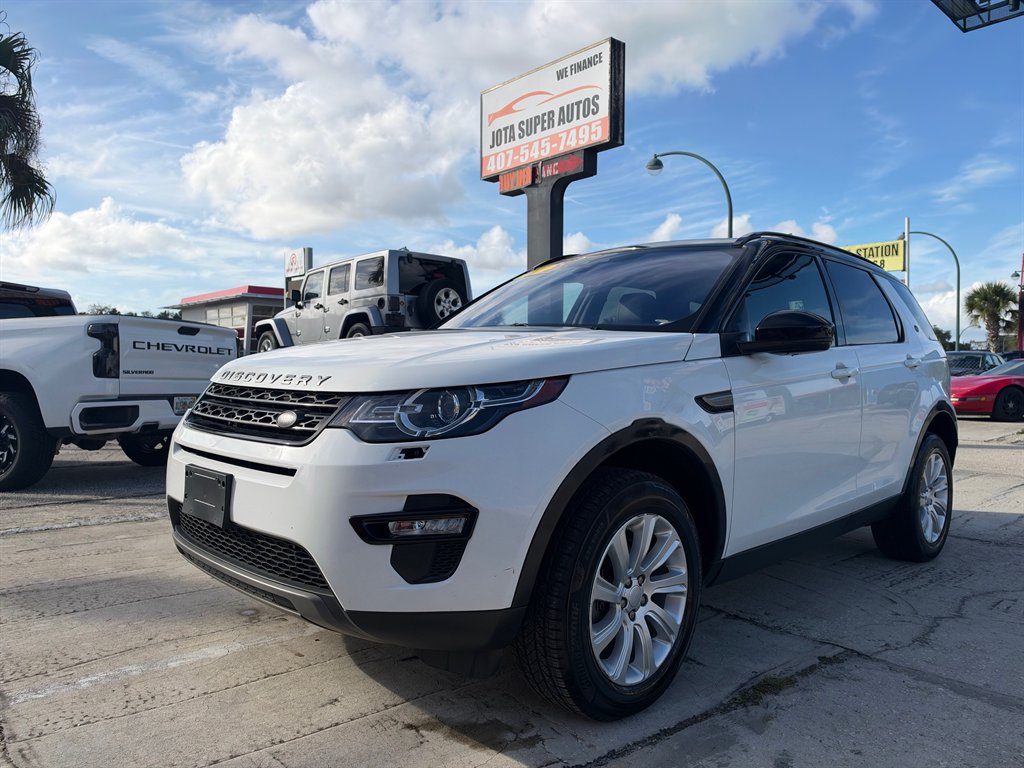 2017 Land Rover Discovery - $9,995