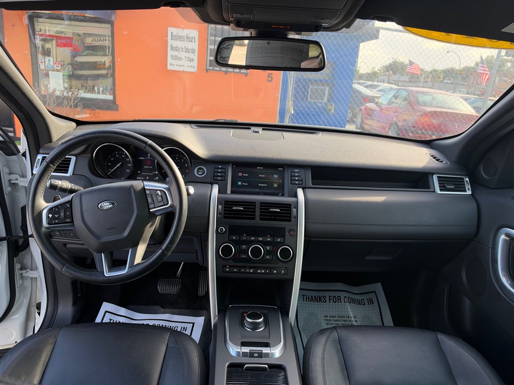 2017 Land Rover Discovery - $9,995