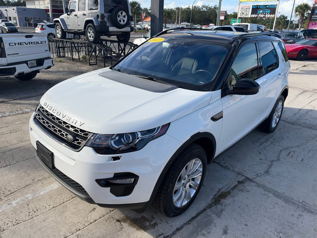 2017 Land Rover Discovery - $9,995