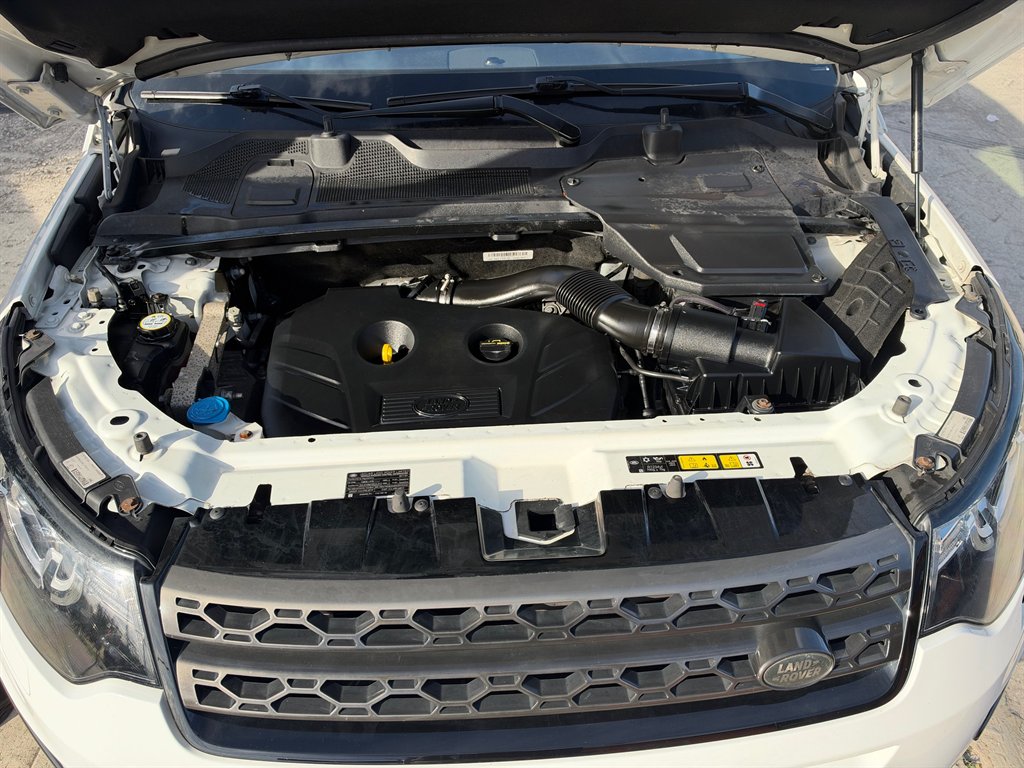 2017 Land Rover Discovery - $9,995