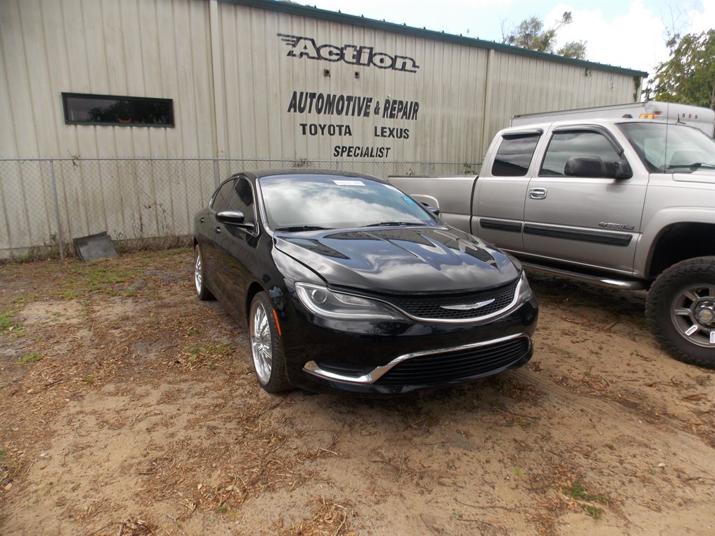 2016 Chrysler 200 Limited photo