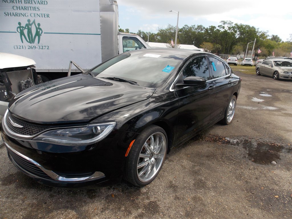 2016 Chrysler 200 Limited photo