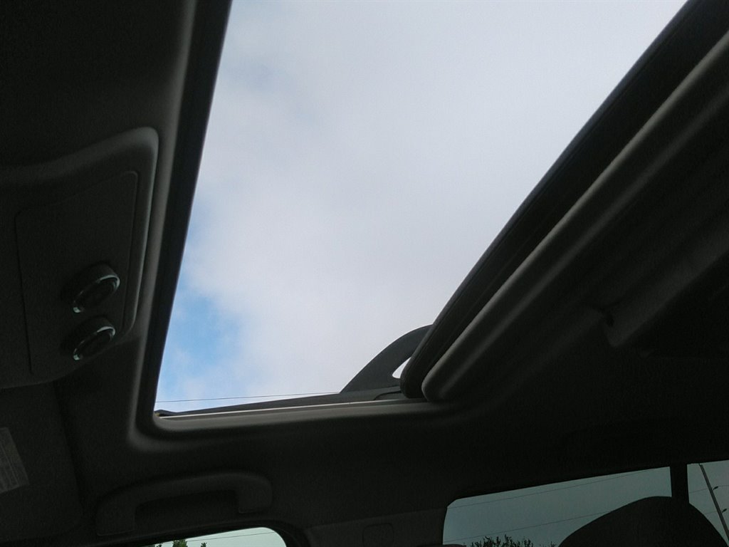 2008 Nissan Pathfinder SE photo