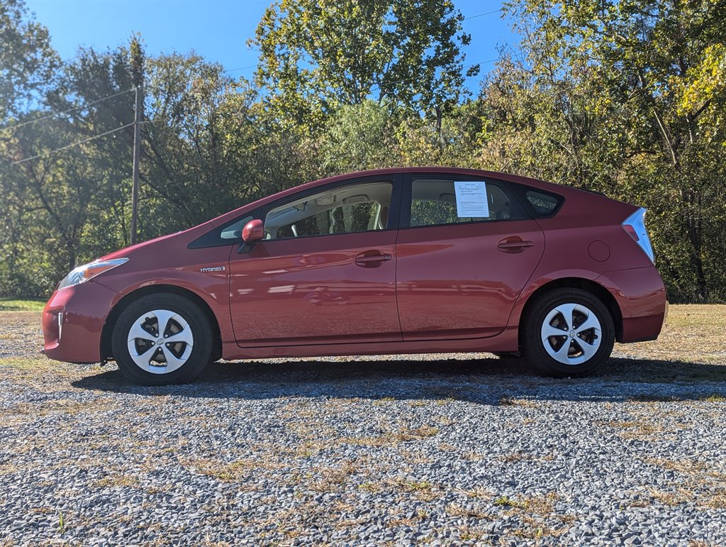 2014 Toyota Prius One photo