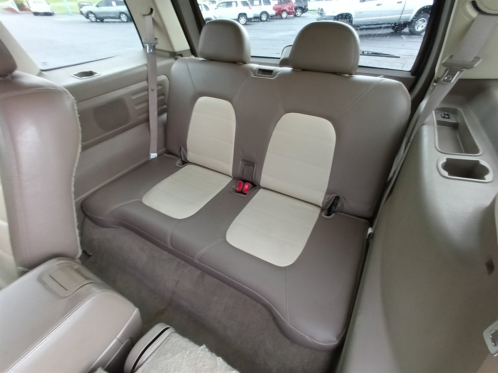 2005 Ford Explorer Eddie Bauer photo