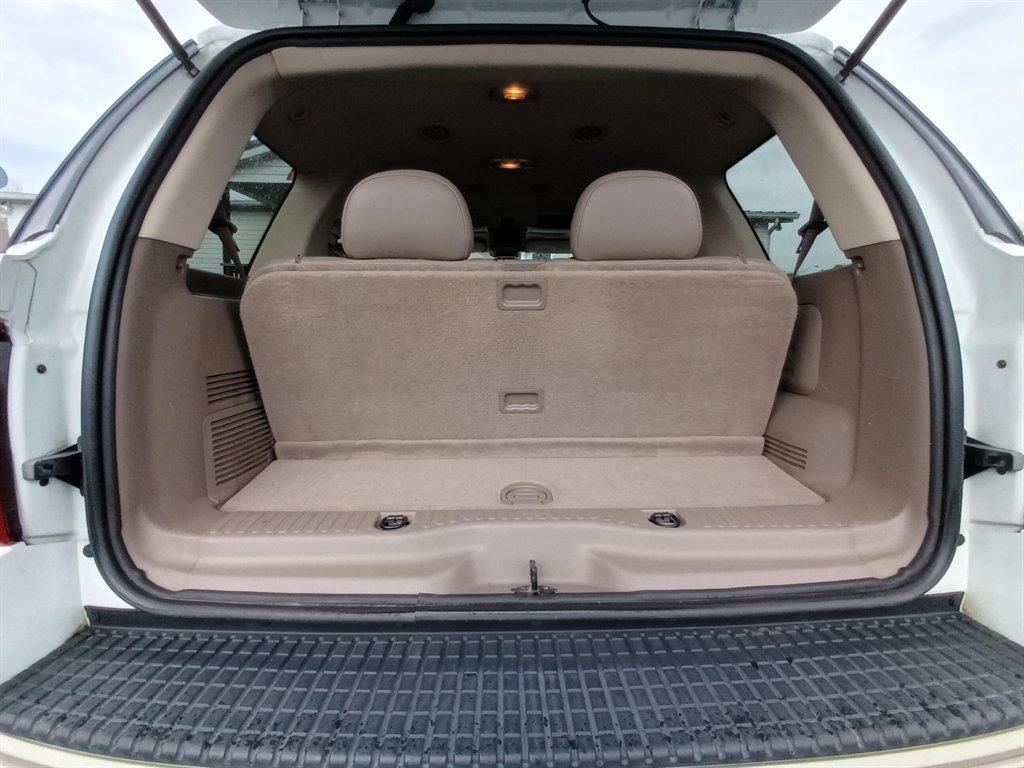 2005 Ford Explorer Eddie Bauer photo
