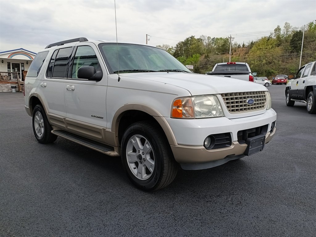 2005 Ford Explorer Eddie Bauer photo