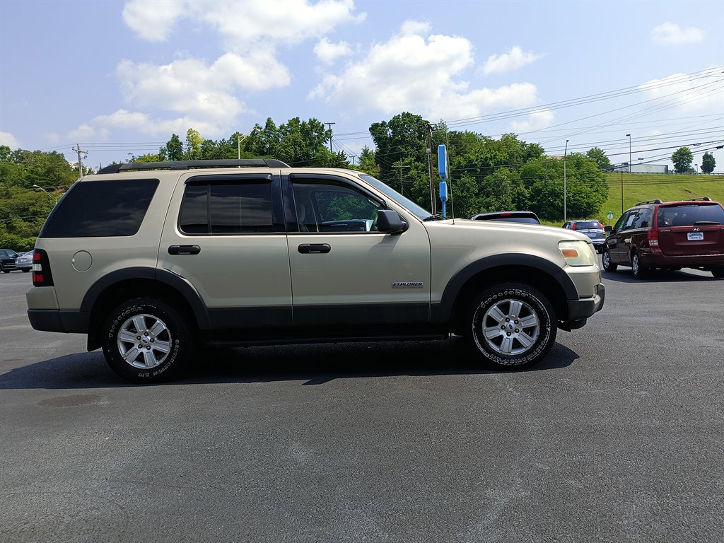 2006 Ford Explorer XLT photo