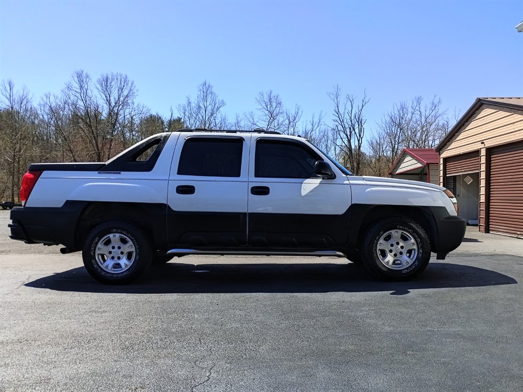 2005 Chevrolet Avalanche 1500 LS photo