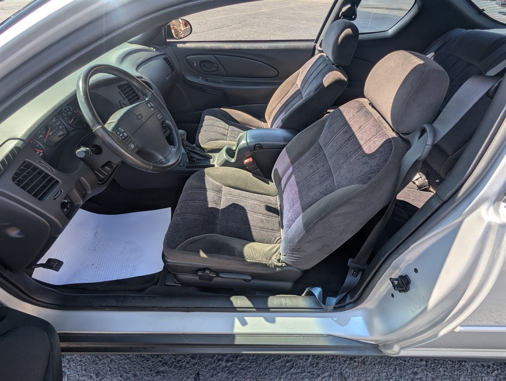 2002 Chevrolet Monte Carlo LS photo