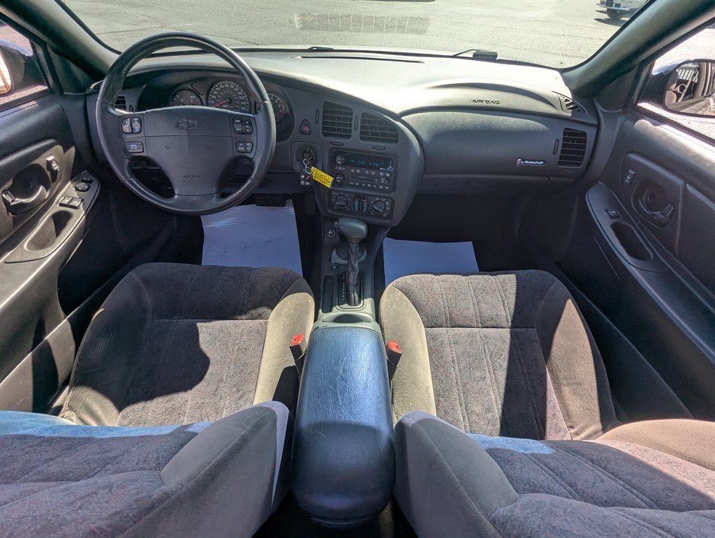 2002 Chevrolet Monte Carlo LS photo