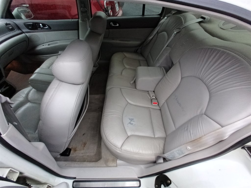 1996 Lincoln Continental photo