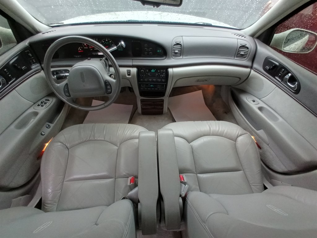 1996 Lincoln Continental photo