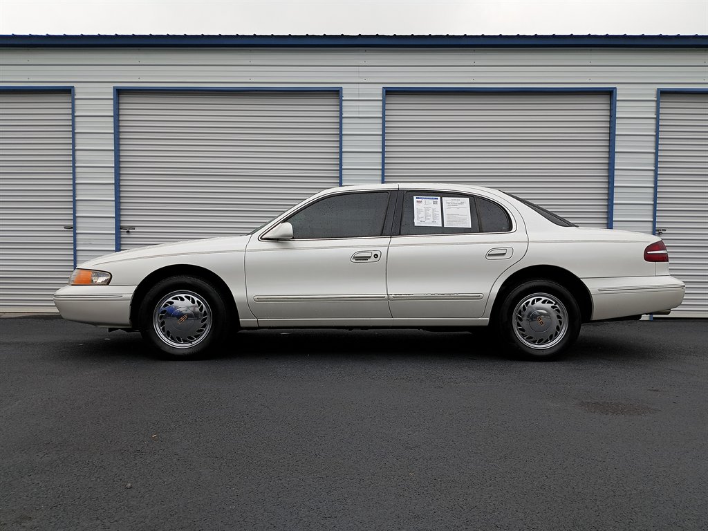 1996 Lincoln Continental photo