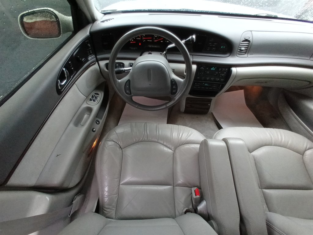 1996 Lincoln Continental photo