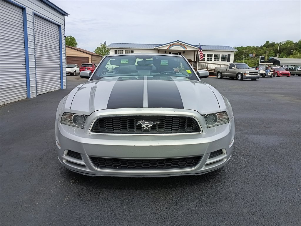 2013 Ford Mustang V6 photo