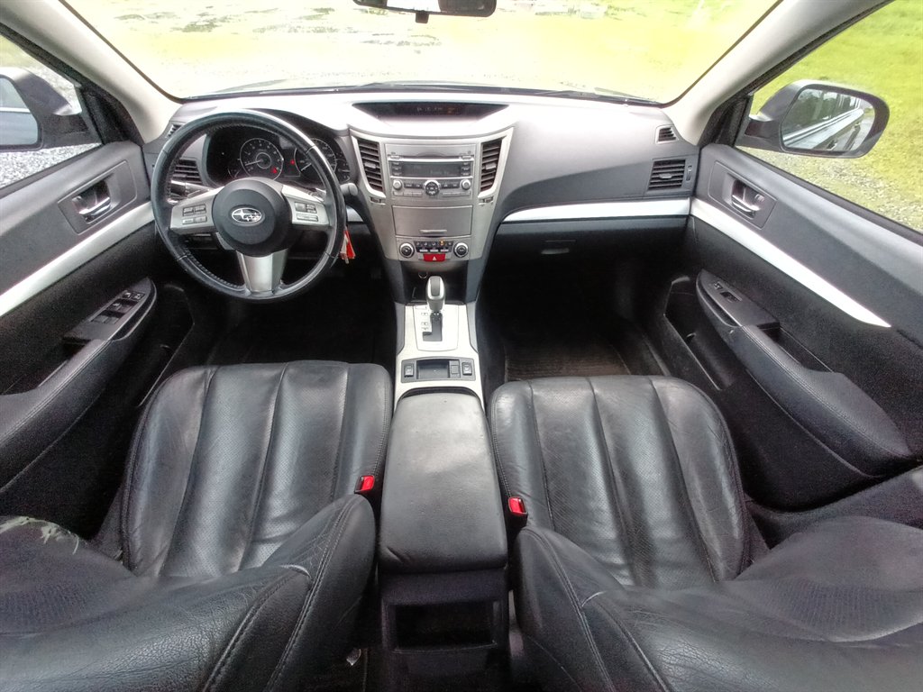 2011 Subaru Legacy 2.5i Premium photo