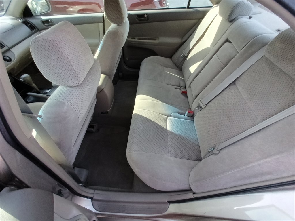 2003 Toyota Camry LE photo