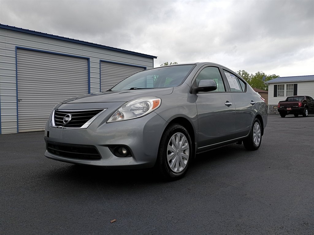 2014 Nissan Versa 1.6 S photo