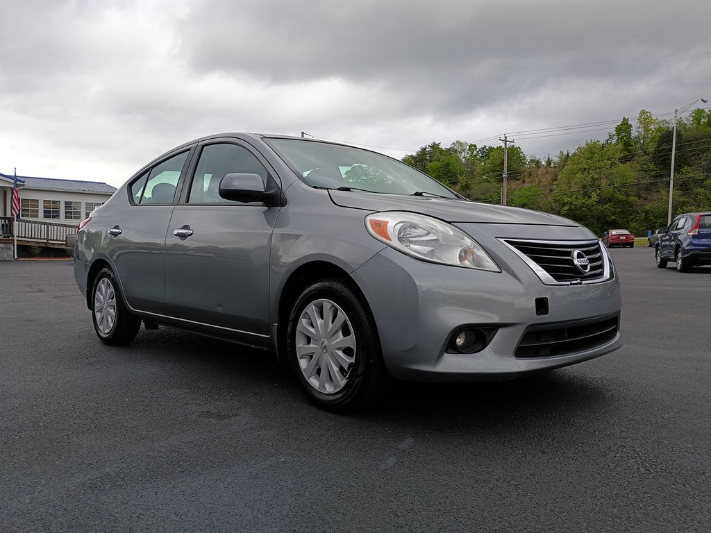 2014 Nissan Versa 1.6 S photo