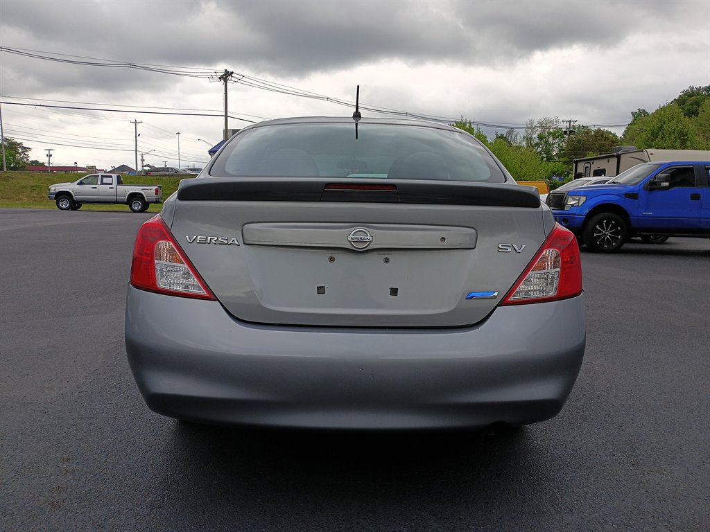 2014 Nissan Versa 1.6 S photo