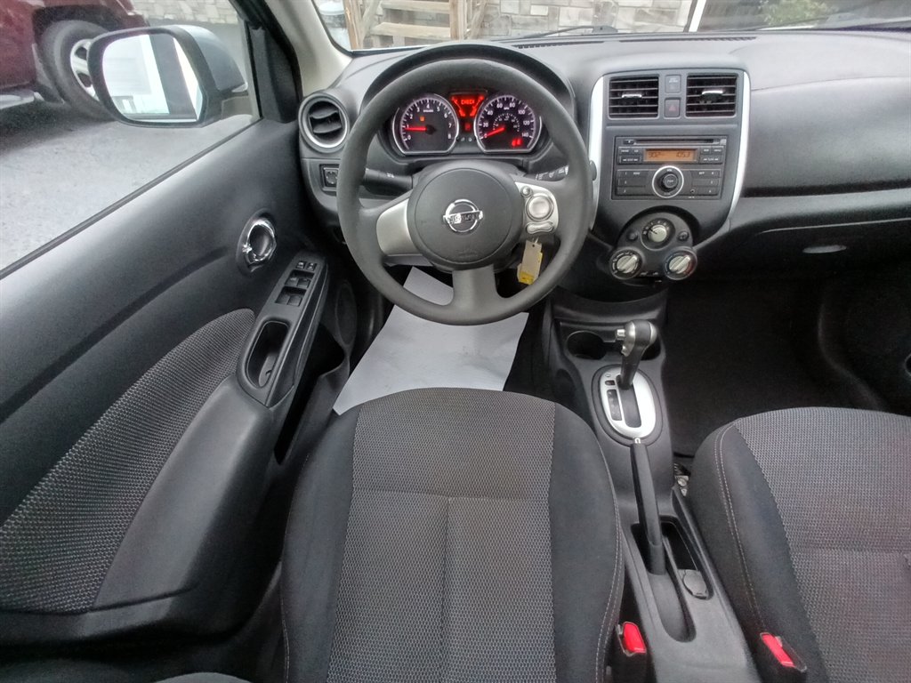 2014 Nissan Versa 1.6 S photo