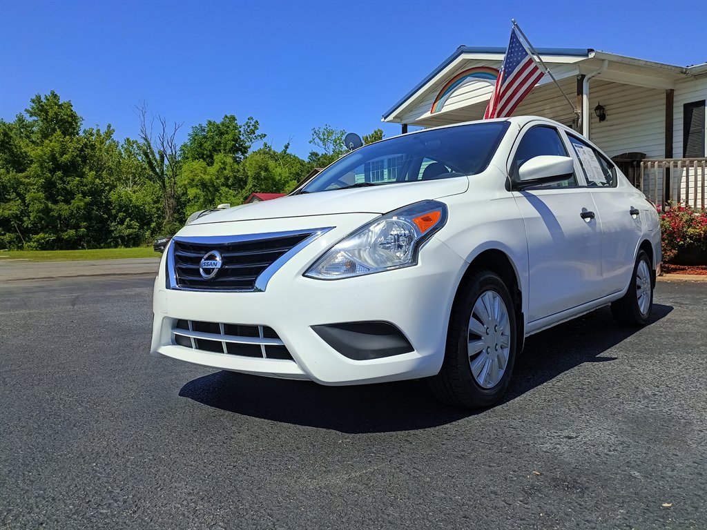 2017 Nissan Versa - $4,450