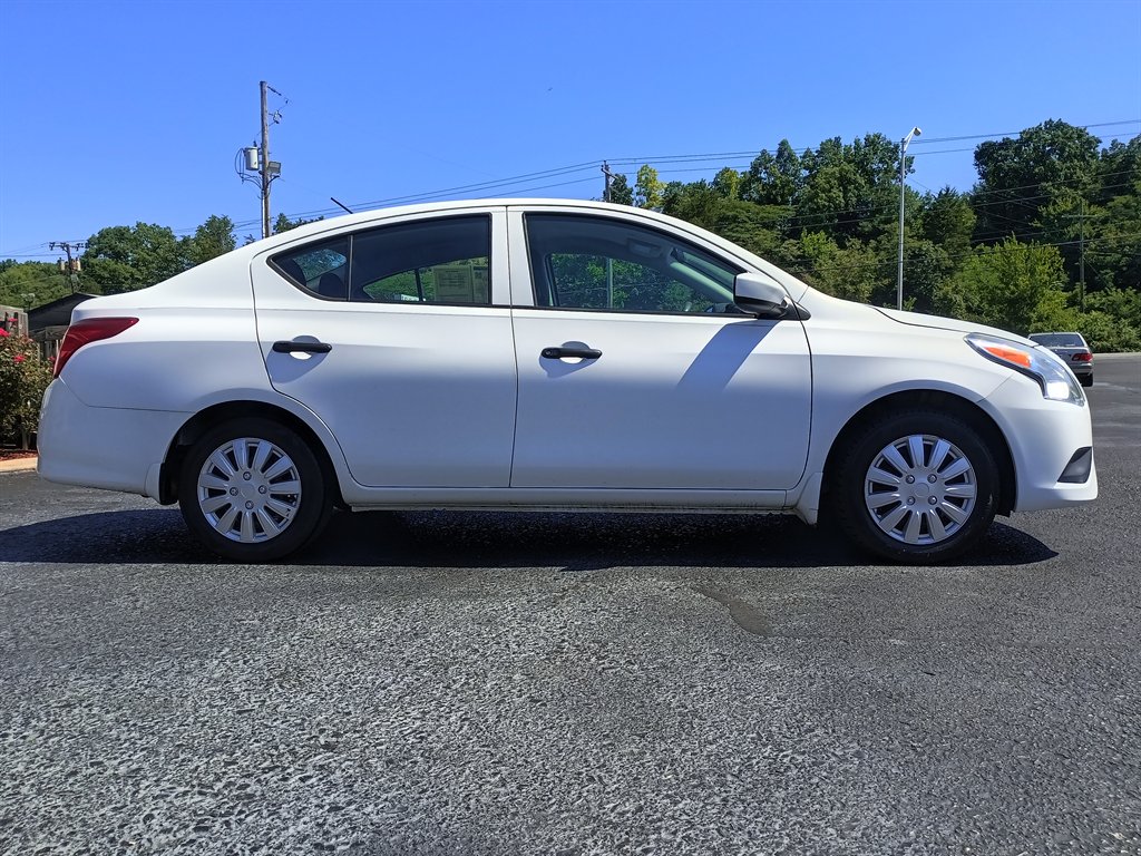 2017 Nissan Versa - $4,450