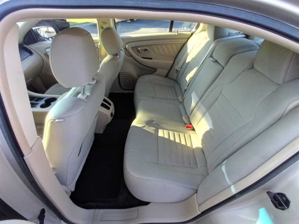 2017 Ford Taurus - $7,950