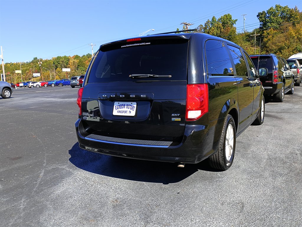 2019 Dodge Grand Caravan - $6,950