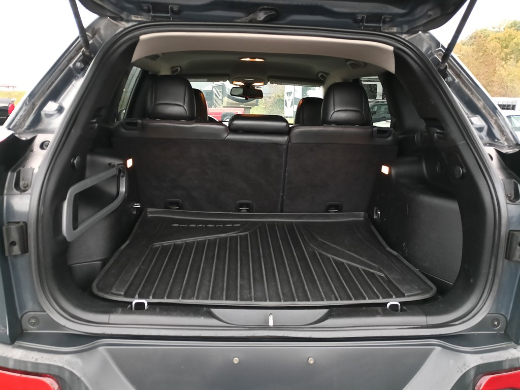 2016 Jeep Cherokee - $8,950