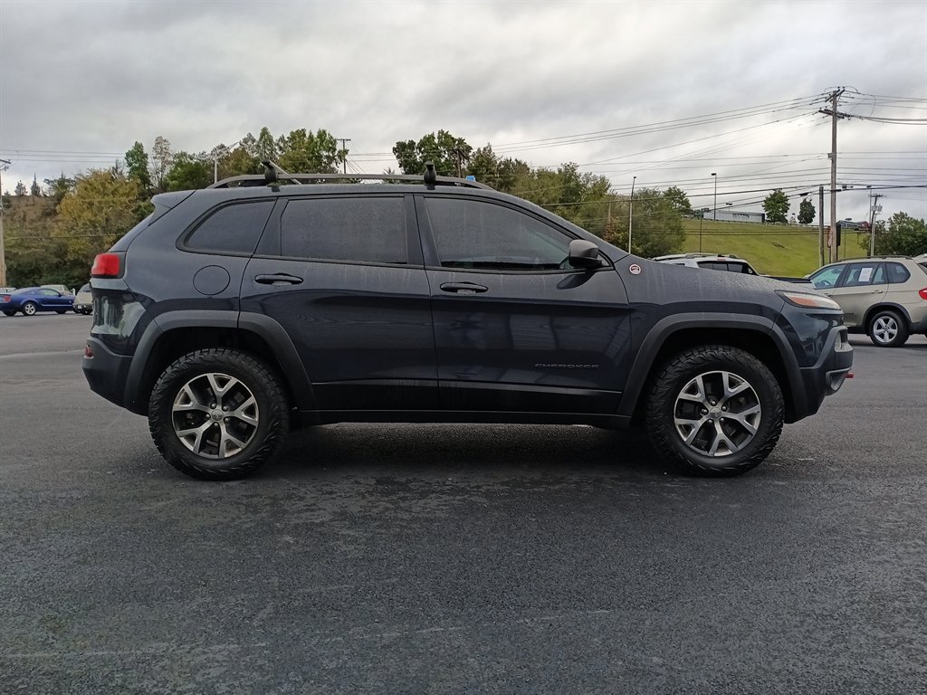 2016 Jeep Cherokee - $8,950
