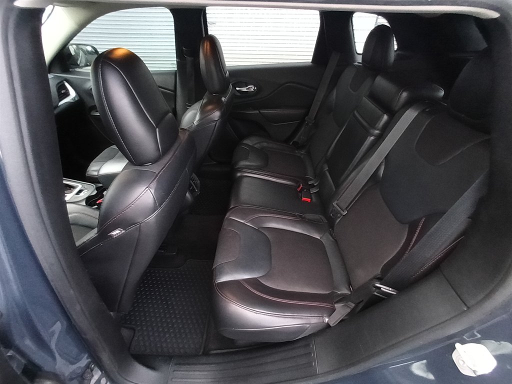 2016 Jeep Cherokee - $8,950