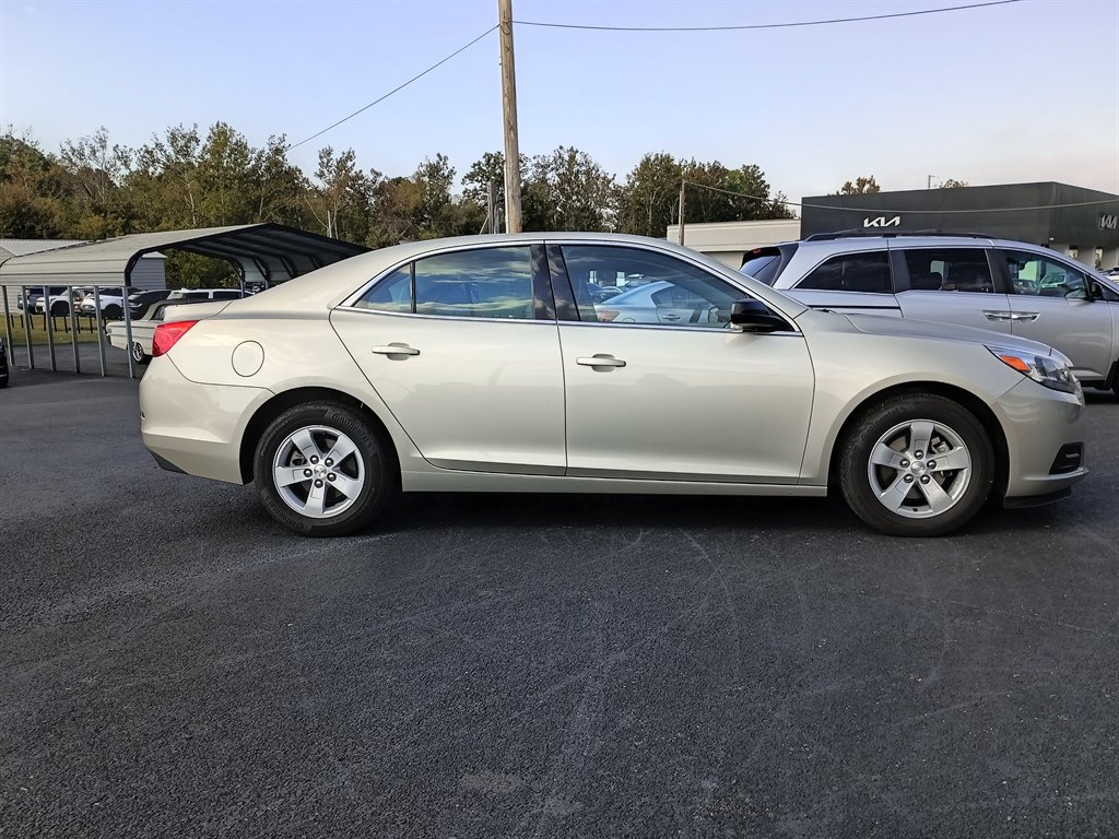 2016 Chevrolet Malibu - $4,950