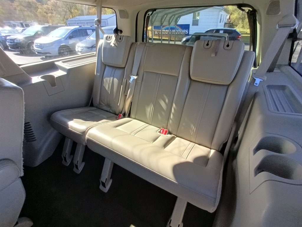 2016 Lincoln Navigator - $6,950