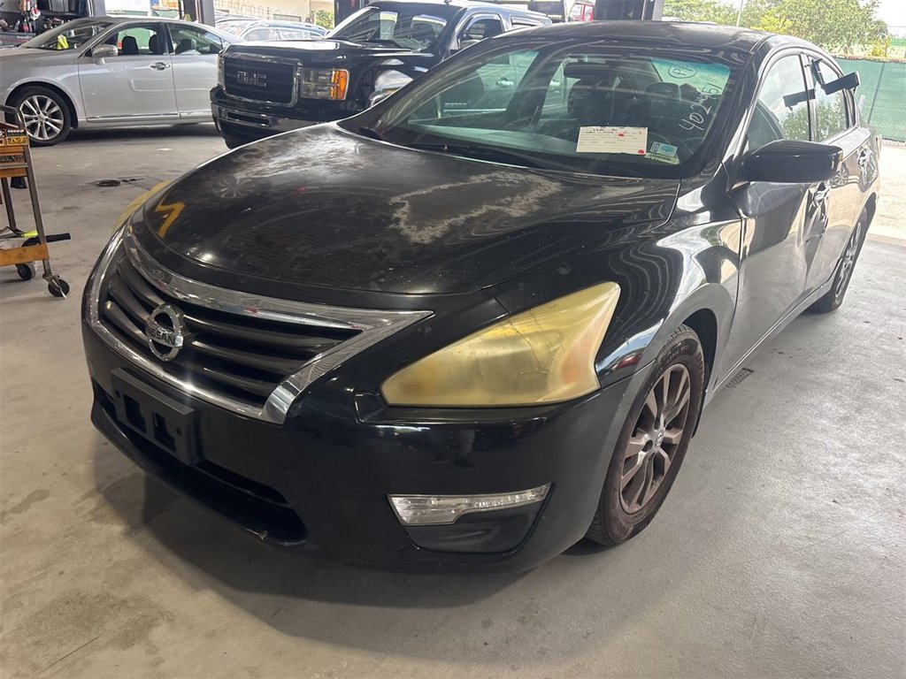 2015 Nissan Altima - $1,950