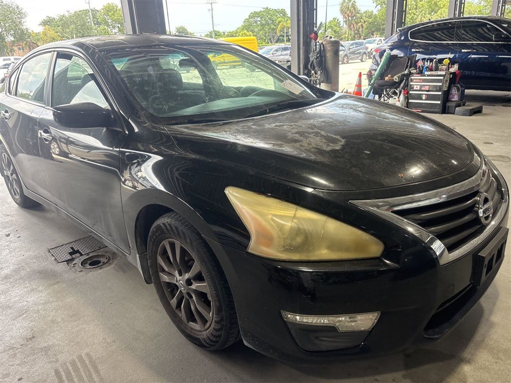 2015 Nissan Altima - $1,950