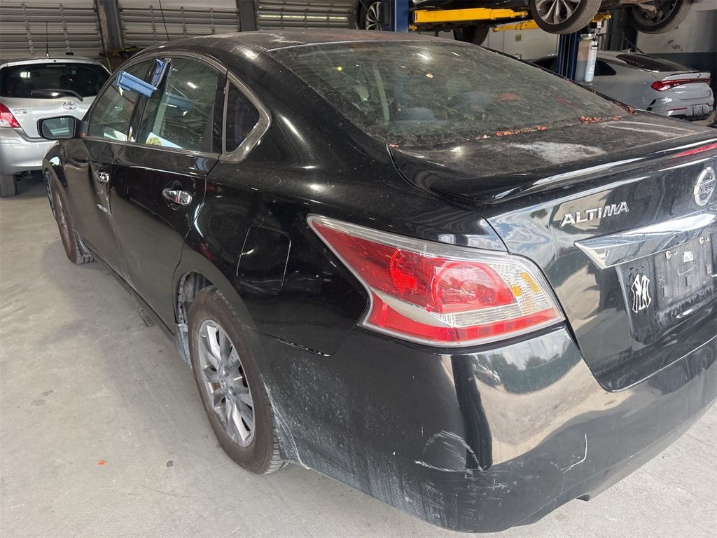 2015 Nissan Altima - $1,950
