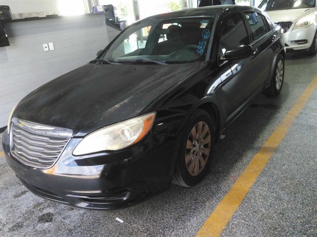 2014 Chrysler 200 - $1,450