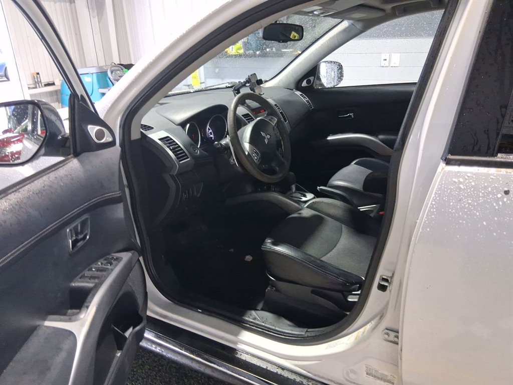 2012 Mitsubishi Outlander - $1,750