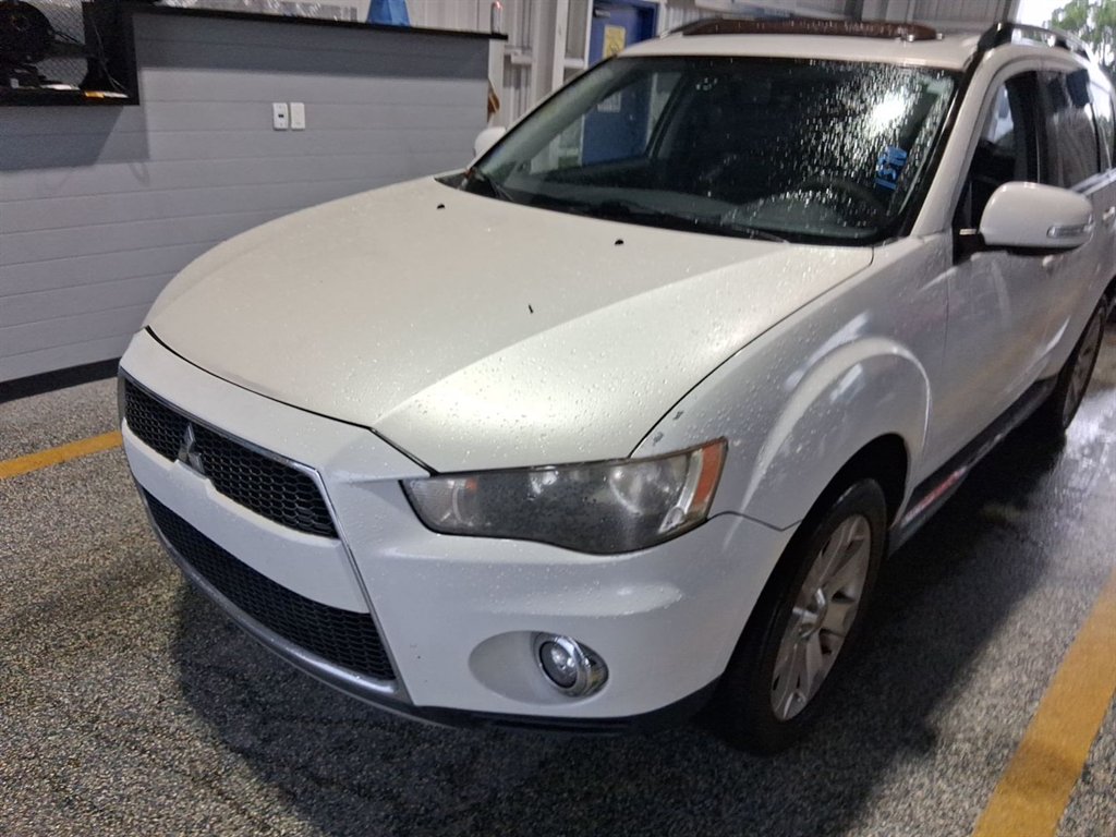 2012 Mitsubishi Outlander - $1,750