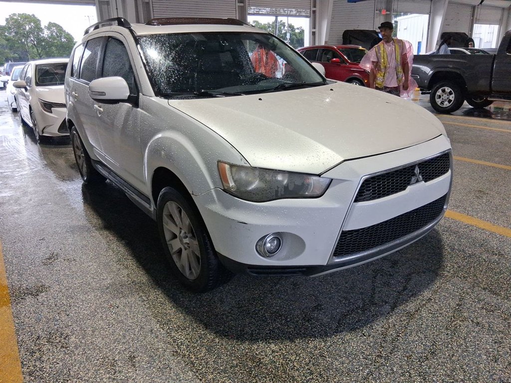 2012 Mitsubishi Outlander - $1,750