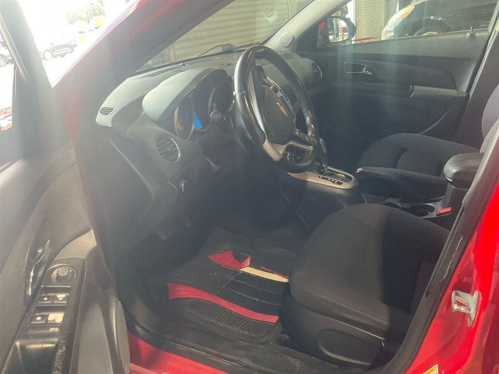 2014 Chevrolet Cruze - $1,750