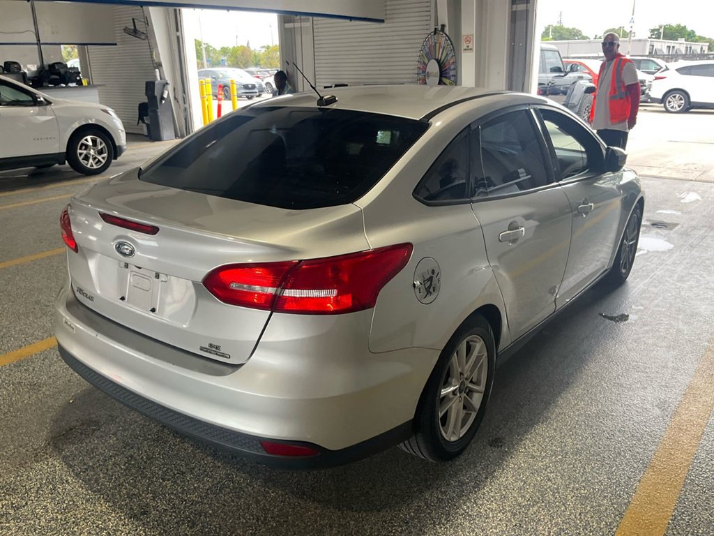 2015 Ford Focus - $950