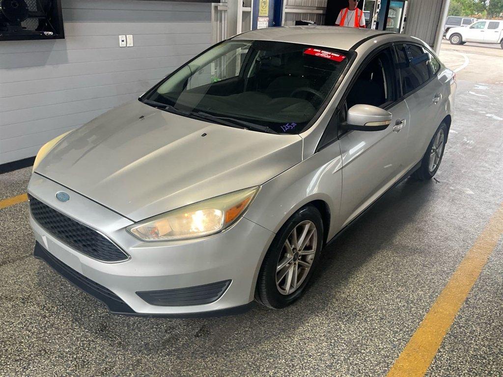 2015 Ford Focus - $950