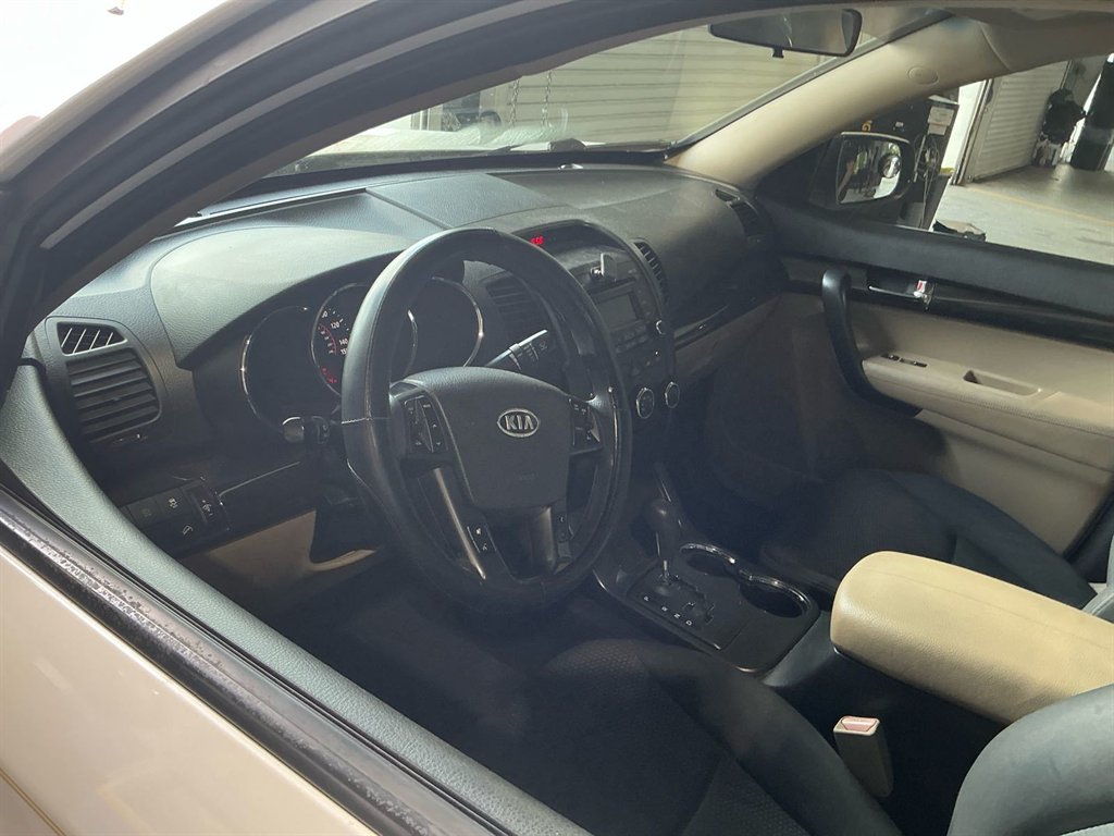 2011 Kia Sorento - $1,400